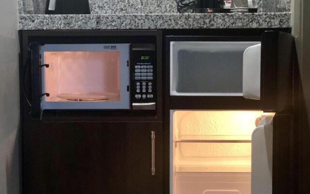 Catoosa Inn & Suites