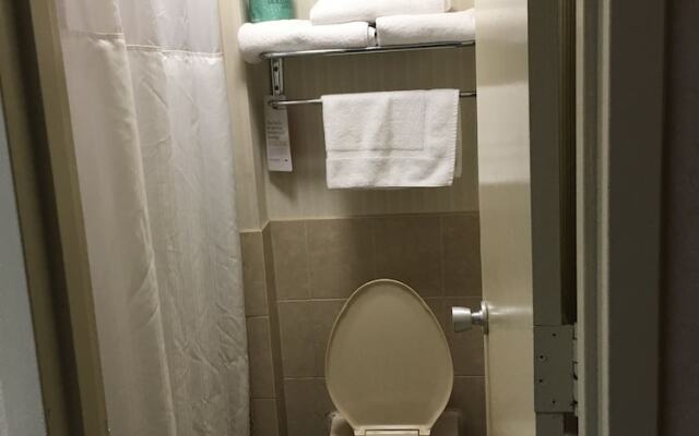 Ramada Rockville Centre