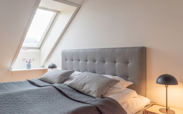 Sanders Boulevard - Cute 2-bdr Apt By the Canal