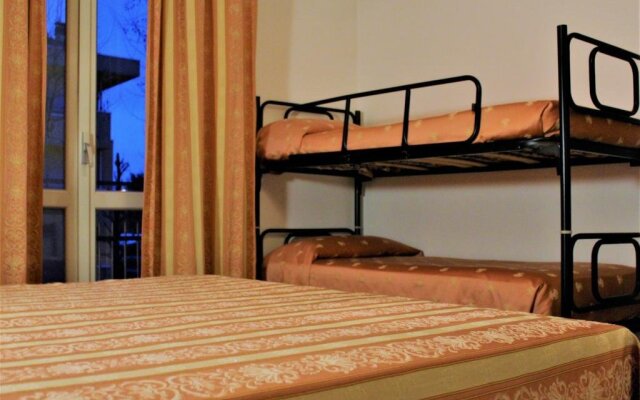 Hotel Midi