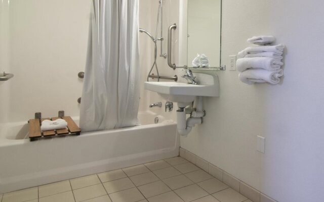 Motel 6 Roseville, MN - Minneapolis North