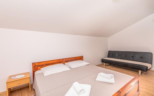 Awesome Apartment in Omisalj With Wifi and 2 Bedrooms