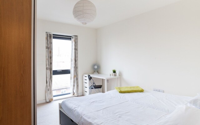 Fantastic 2BR Flat in East London