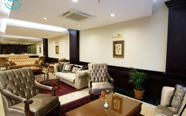 Maywood Hotel