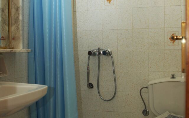 Vlycha Beach Studios & Apartments