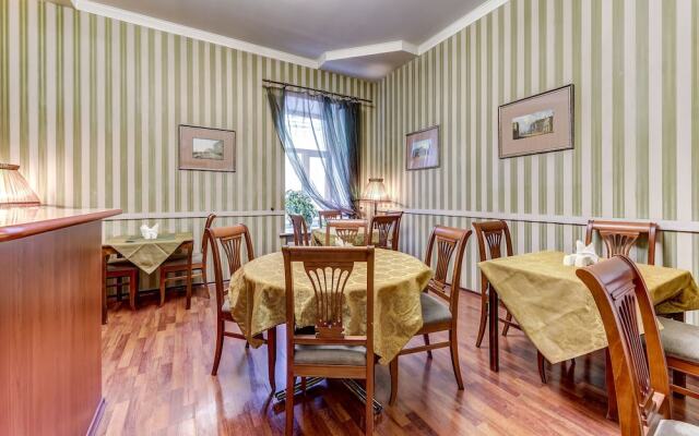 Guest Rooms on Nevsky Prospekt 47