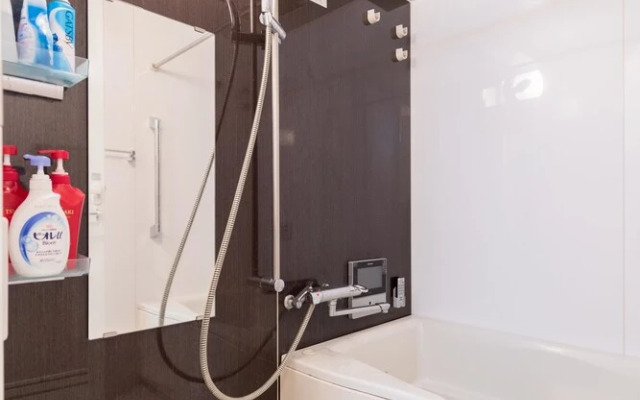 Yeah Room Zeus The Garden