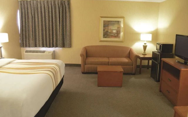 La Quinta Inn Suites By Wyndham Stevens Point