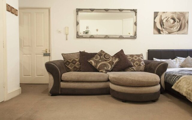 Charming Large Bloomsbury Apartment