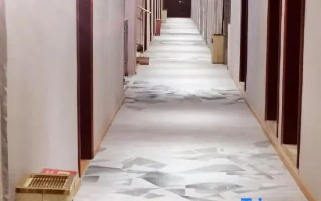 Yuanjia Hotel (Moon River)