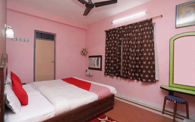 Hotel Ashraya