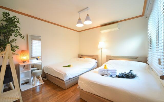 Season Helloworld House - Hostel