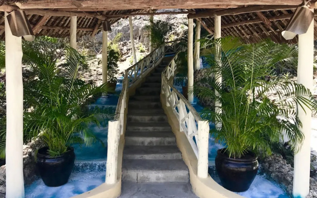 Rock and Sea Resort