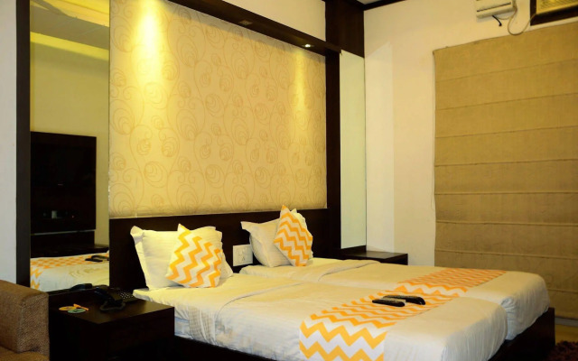 FabHotel First Star Golf Course Road