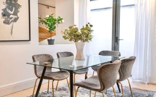 Lincolns Inn Apartments, London