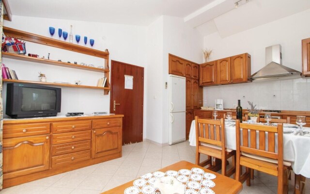 Awesome Home in Racisce With Wifi and 2 Bedrooms