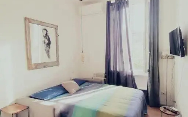New Cozy Studio 7 Metro Stops To Duomo! (Adults Only)