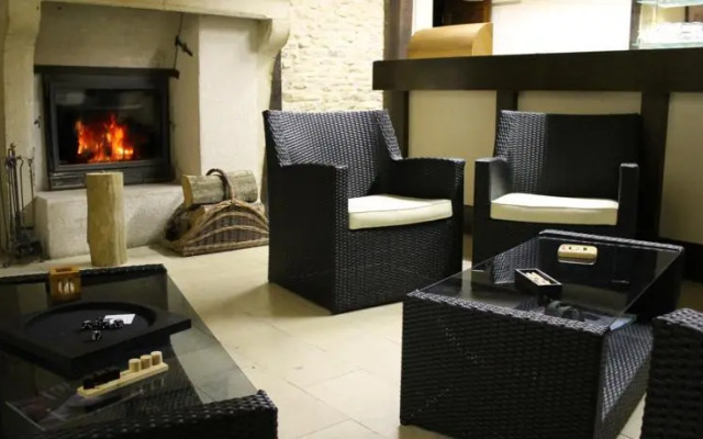 Hôtel-restaurant de lEcluse 79