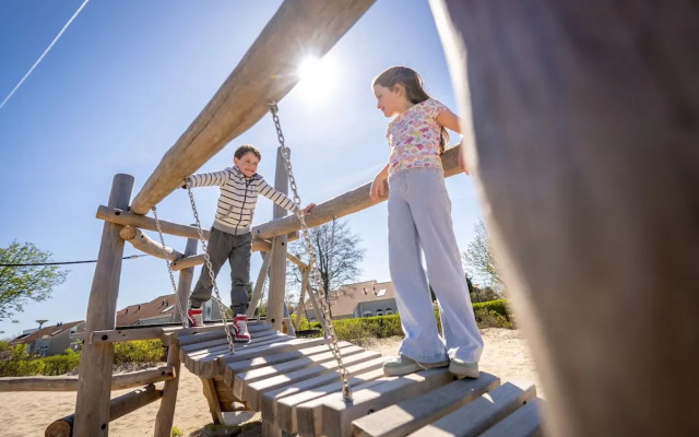 Bungalow in Renesse Near North Sea Beach