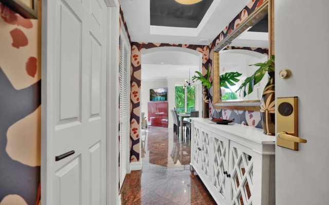 Treetop Retreat Cozy 2 Bedroom in Grove