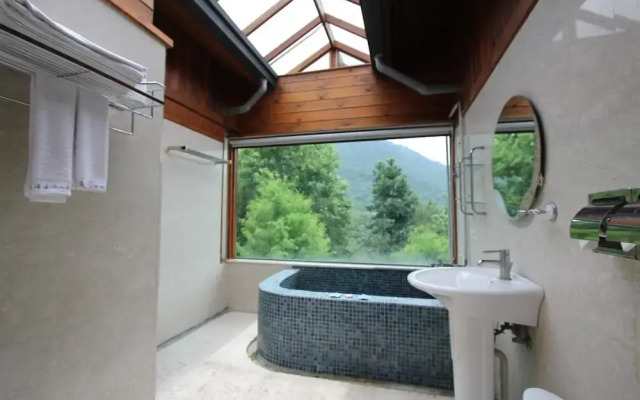 Pei Kong Creek Resort & SPA