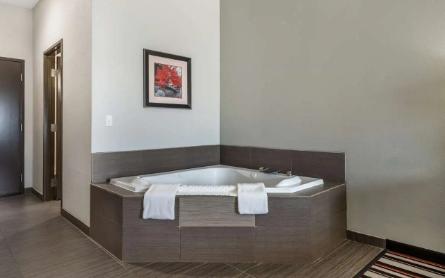 Best Western Plus Coweta's 1st Hotel