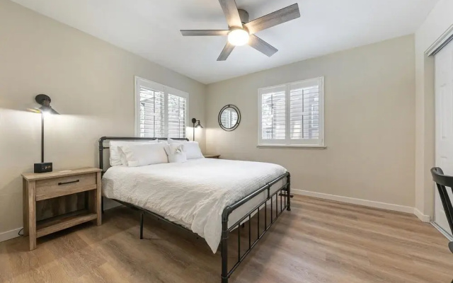 Lake Village Getaway 3 Bedroom Condo