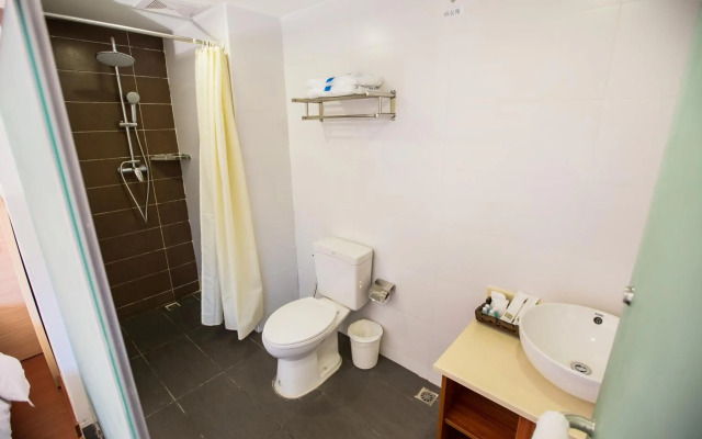Chiang Roi 7 Days Inn