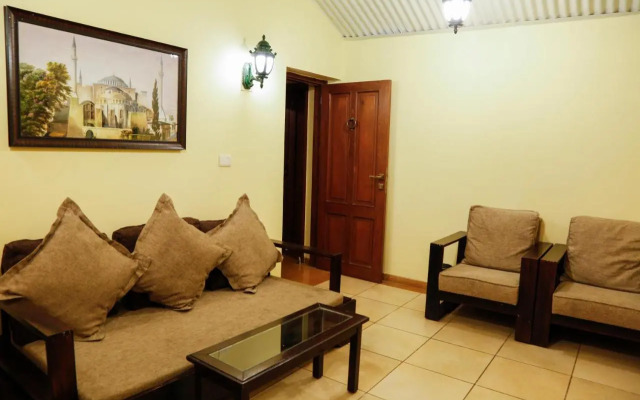 The Colonial Manek Manor