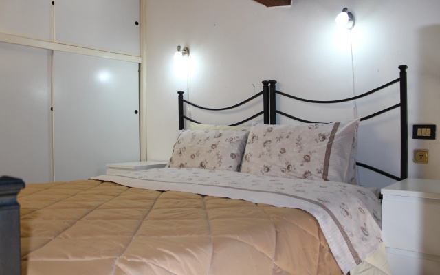 Max Apartments