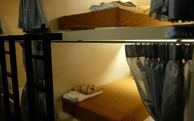 Loma Hostel at Phuket Town