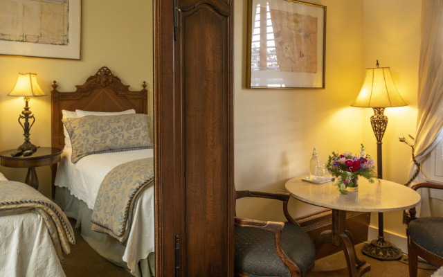 Washington Square Inn