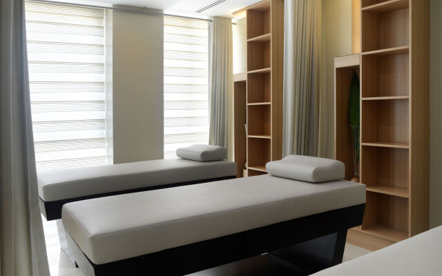 8 Newtown Blvd Apartments