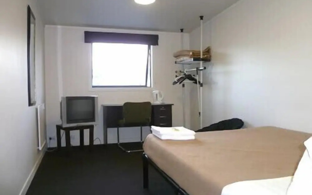 K Road City Travellers Hostel