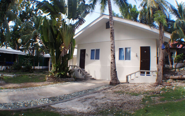 Pescadores Seaview Suites Moalboal