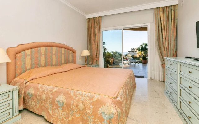 Luxury Apartment With Sea View In Marbella