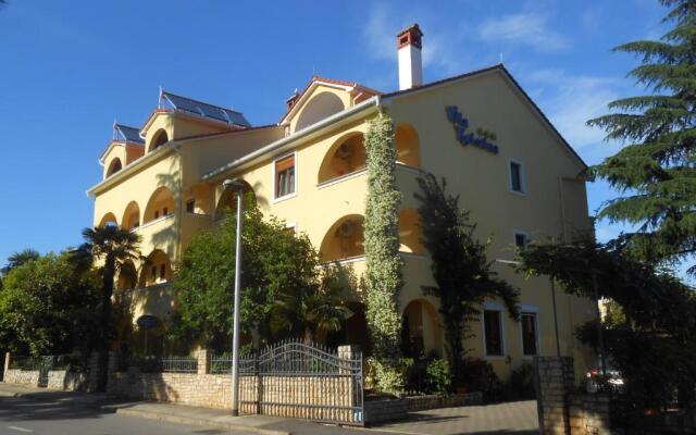 Bed & Breakfast Vila Kristina