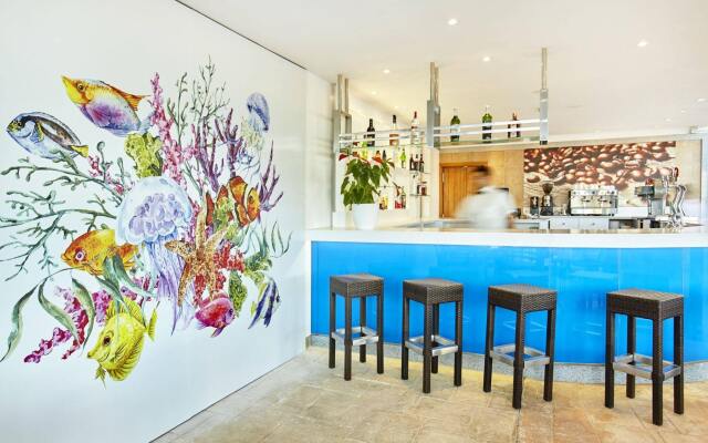 Universal Hotel Romantica