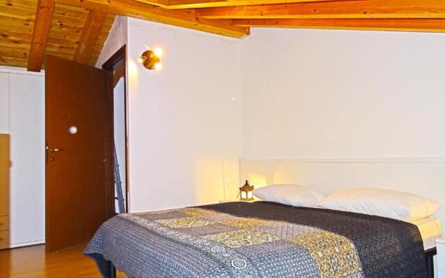 La Quiete 56 Lake view Apartment by Gardadomusmea