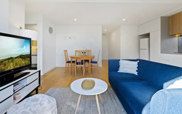 Cosy 1-bed With Private Balcony By Showgrounds