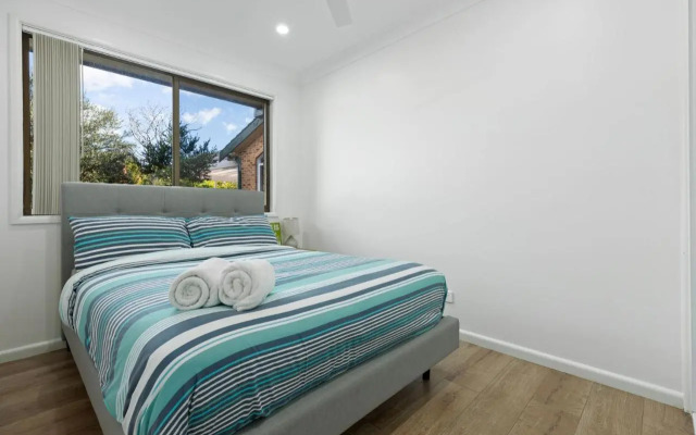 Modern Family Holiday Home Overlooking Jervis Bay