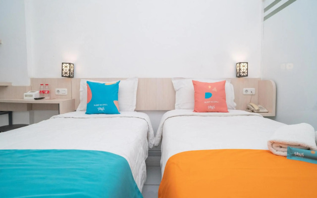 Sans Hotel FiFFa Premiere Malang