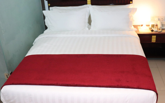 Happy Holiday Hotel