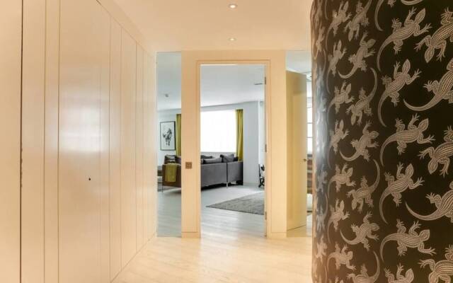 Luxury 2-bed, 2-bath Loft-style Flat in Covent Gdn