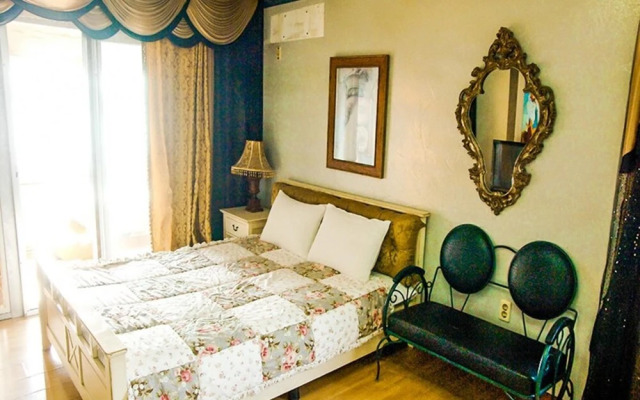 Geojedo Santa Monica Pension