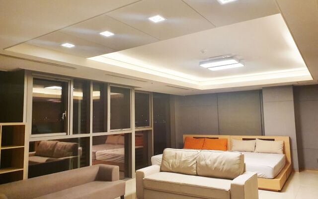 The november stay in Canal walk
