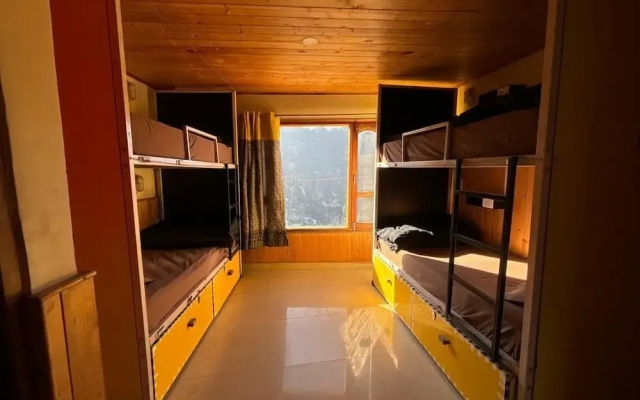 Pumpkin Hostel Shoja