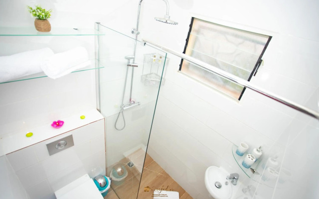 Le Jardin Secret Guyanais # Piscine # Fibre # Tente Lumineuse