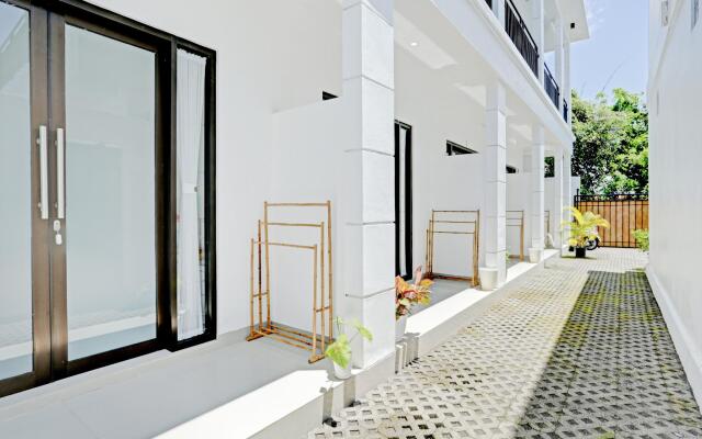 OYO 90525 White Guesthouse