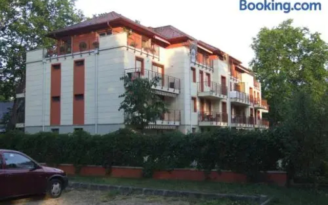 Villa Palazzo Apartments